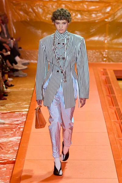 Look 45